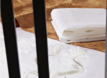 Постельное белье роскошной гостиницы флага кровати Tencel шикарное для 4/5 гостиниц звезд
